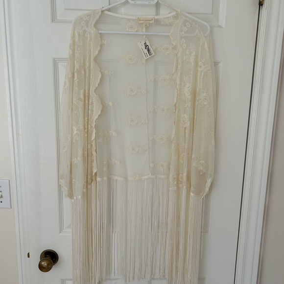 Ivory lace cover up - Picture 1 of 4